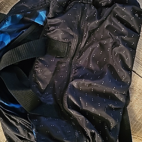 Old Navy Gym bag - Picture 3 of 3